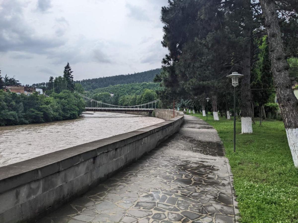 Riverside Bordžomi Exteriér fotografie